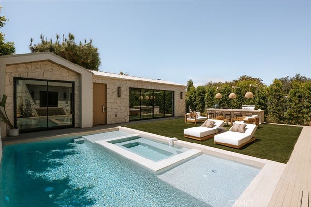 5005 Rubio Avenue, Encino, CA 91436