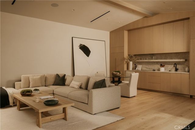 5005 Rubio Avenue, Encino, CA 91436
