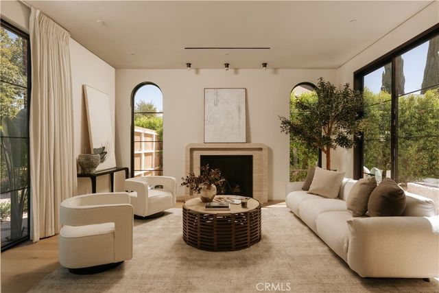 5005 Rubio Avenue, Encino, CA 91436