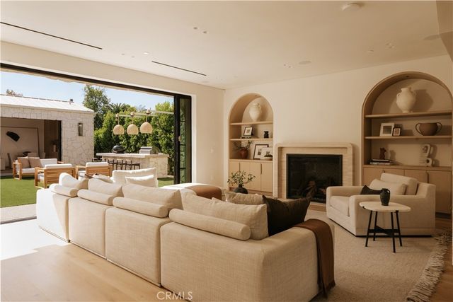 5005 Rubio Avenue, Encino, CA 91436