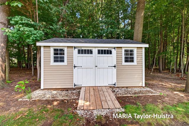 7827 Queenie Court, Allendale, MI 49401