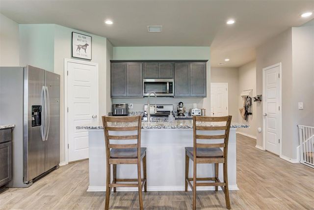 10409 NW 25th Street, Yukon, OK 73099