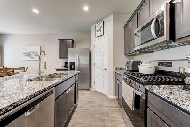 10409 NW 25th Street, Yukon, OK 73099