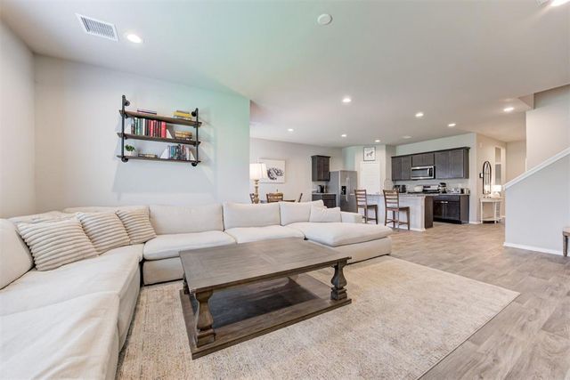 10409 NW 25th Street, Yukon, OK 73099