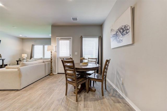 10409 NW 25th Street, Yukon, OK 73099