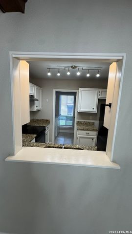 11303 Vance Jackson Rd Apt H3, San Antonio, TX 78230