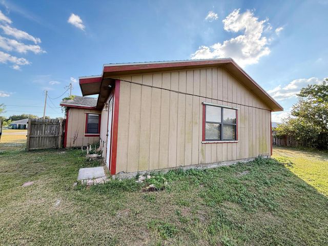 2361 SE 27th Street, Okeechobee, FL 34974