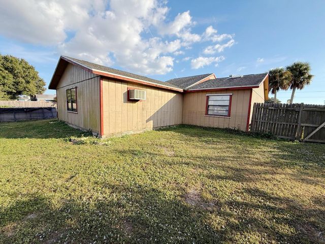 2361 SE 27th Street, Okeechobee, FL 34974