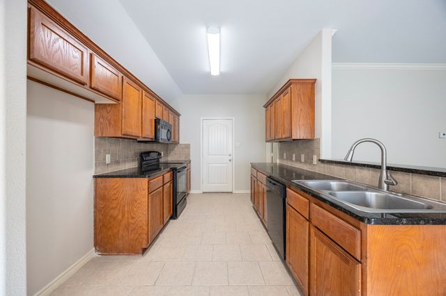 137 Lipan Street, Greenville, TX 75402