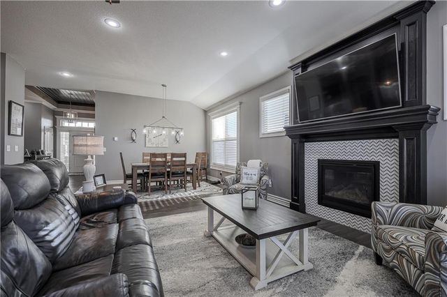 1214 Cothran Court, Raymore, MO 64083