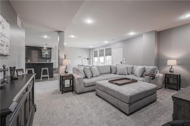 1214 Cothran Court, Raymore, MO 64083