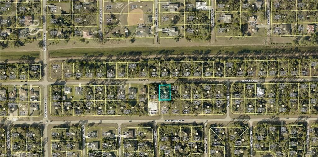 1022 Asther ST E, LEHIGH ACRES, FL 33974 — photo 3