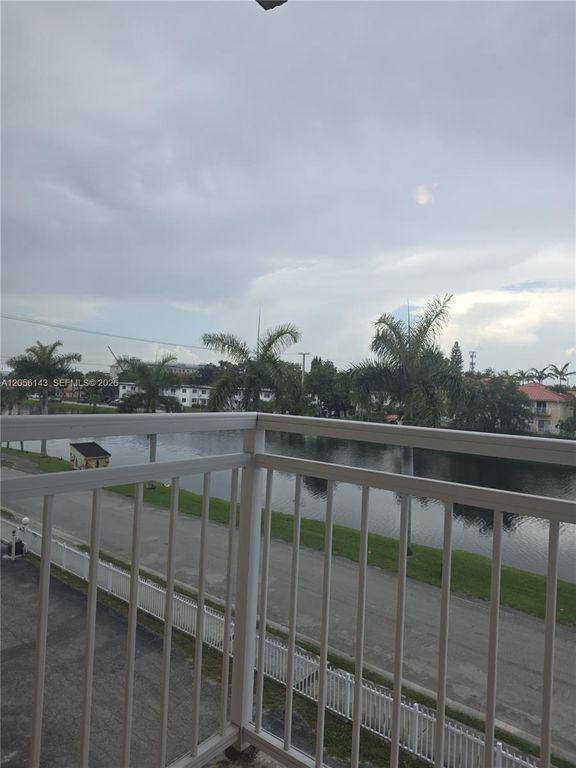 2025 NE 164th Street 309, North Miami Beach, FL 33162