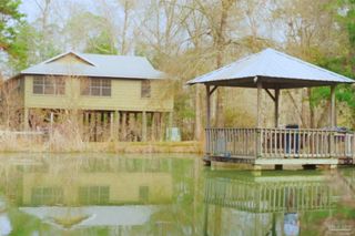 1002 Daffin Rd, Molino, FL 32577