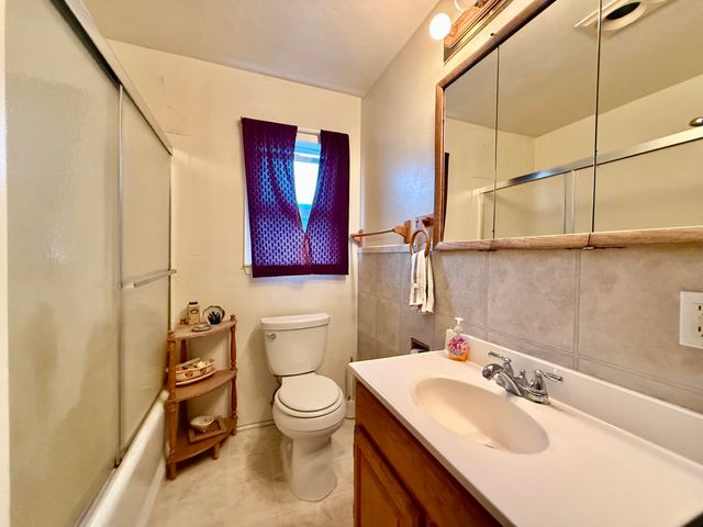 920 SW Pine Street, Grants Pass, OR 97526