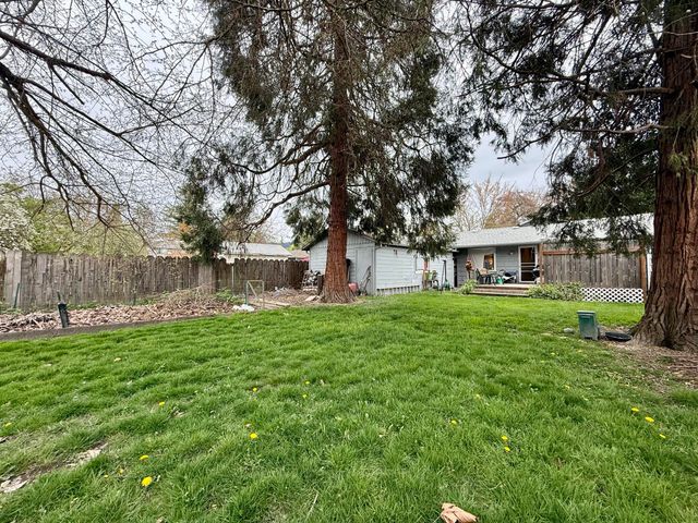 920 SW Pine Street, Grants Pass, OR 97526