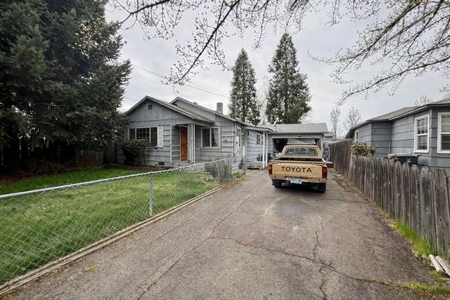 920 SW Pine Street, Grants Pass, OR 97526