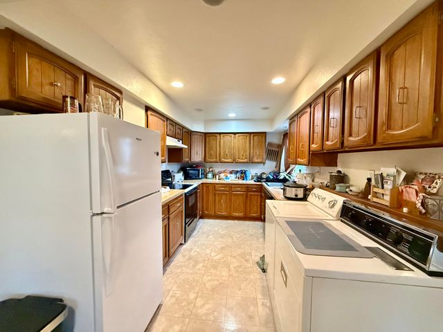 920 SW Pine Street, Grants Pass, OR 97526