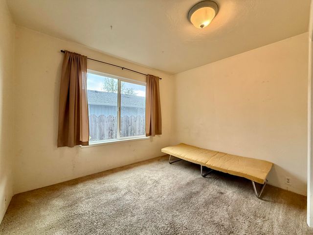 920 SW Pine Street, Grants Pass, OR 97526