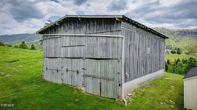 156 Simpson Road, Church Hill, TN 37642