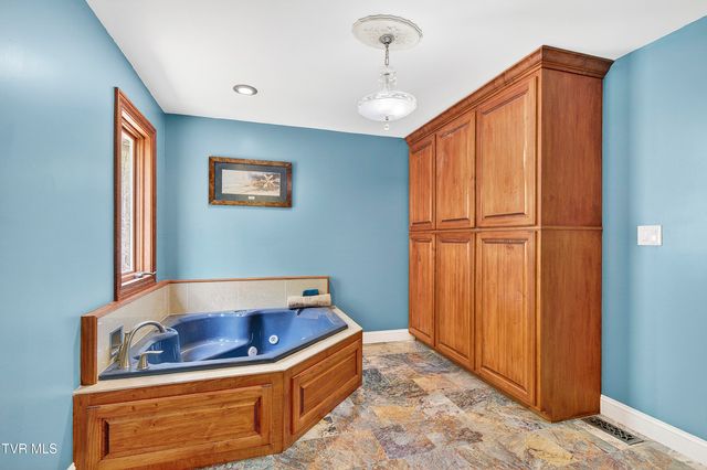 24327 North Fork River Road, Abingdon, VA 24210