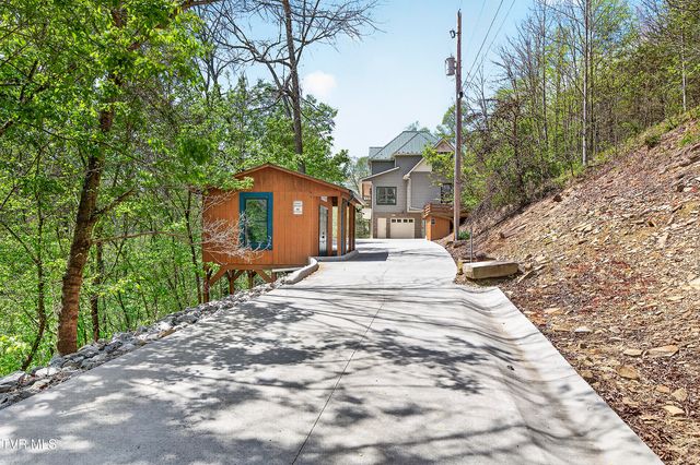 24327 North Fork River Road, Abingdon, VA 24210