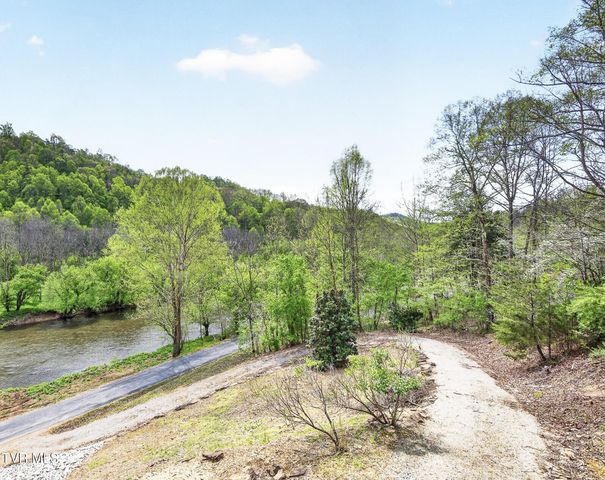 24327 North Fork River Road, Abingdon, VA 24210