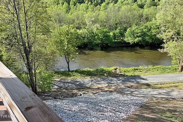 24327 North Fork River Road, Abingdon, VA 24210