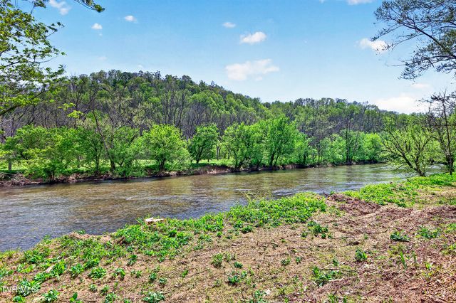 24327 North Fork River Road, Abingdon, VA 24210