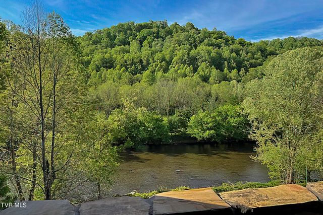 24327 North Fork River Road, Abingdon, VA 24210