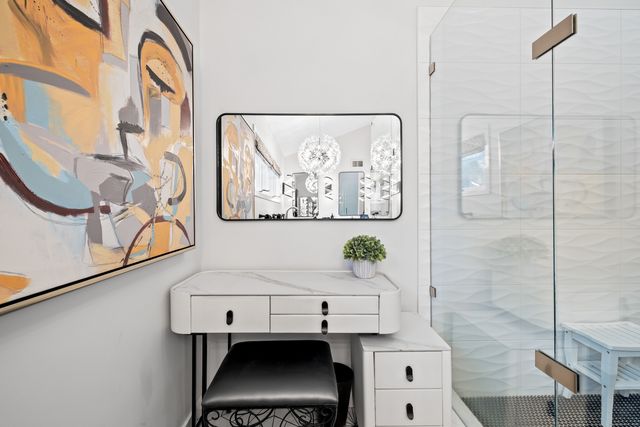 11 Brenthaven 11, Avon, CT 06001