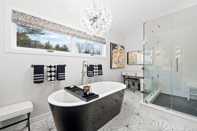 11 Brenthaven 11, Avon, CT 06001