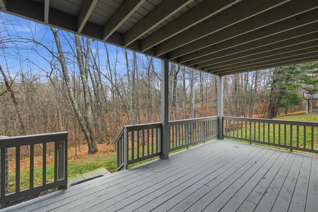 11 Brenthaven 11, Avon, CT 06001