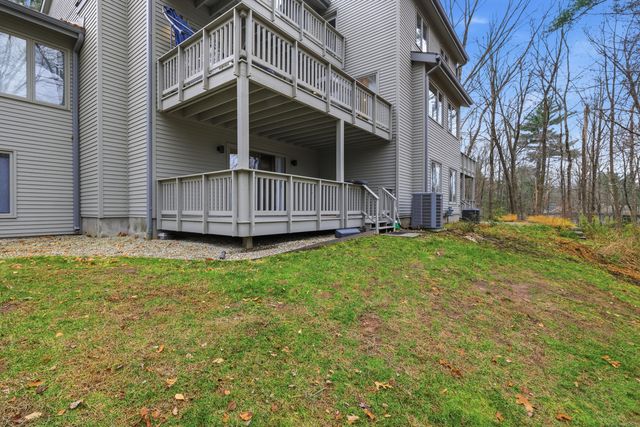 11 Brenthaven 11, Avon, CT 06001