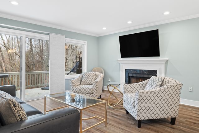 11 Brenthaven 11, Avon, CT 06001