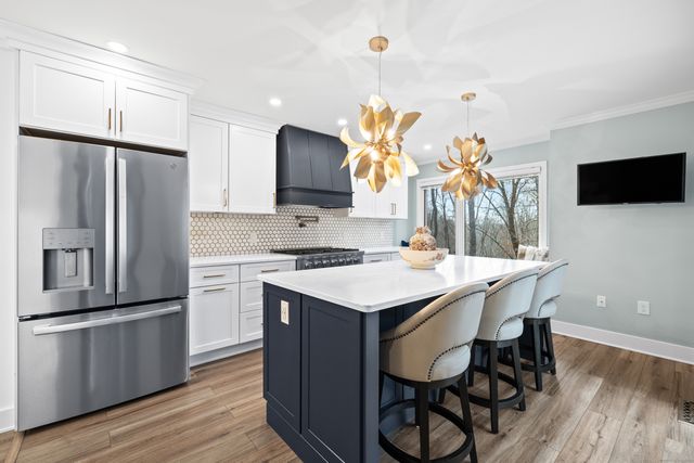 11 Brenthaven 11, Avon, CT 06001