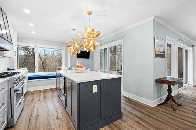 11 Brenthaven 11, Avon, CT 06001