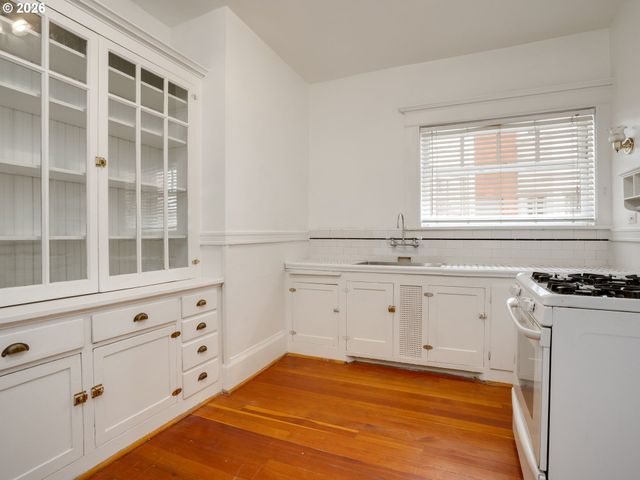 2083 Nw JOHNSON St 41, Portland, OR 97209