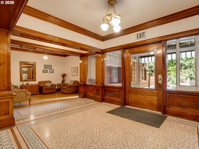 2083 Nw JOHNSON St 41, Portland, OR 97209