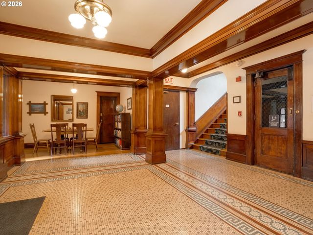 2083 Nw JOHNSON St 41, Portland, OR 97209