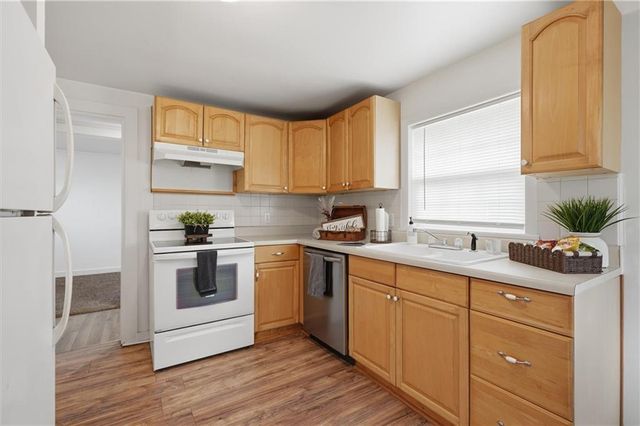 404 Salem Road, Excelsior Springs, MO 64024