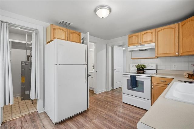 404 Salem Road, Excelsior Springs, MO 64024