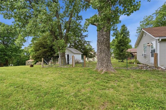 404 Salem Road, Excelsior Springs, MO 64024