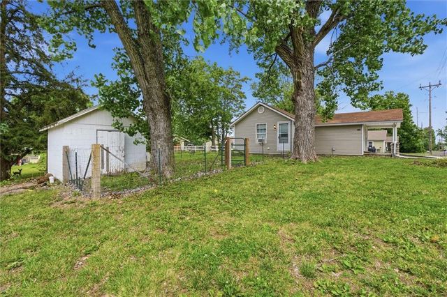 404 Salem Road, Excelsior Springs, MO 64024