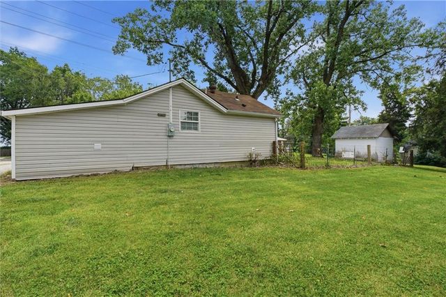 404 Salem Road, Excelsior Springs, MO 64024