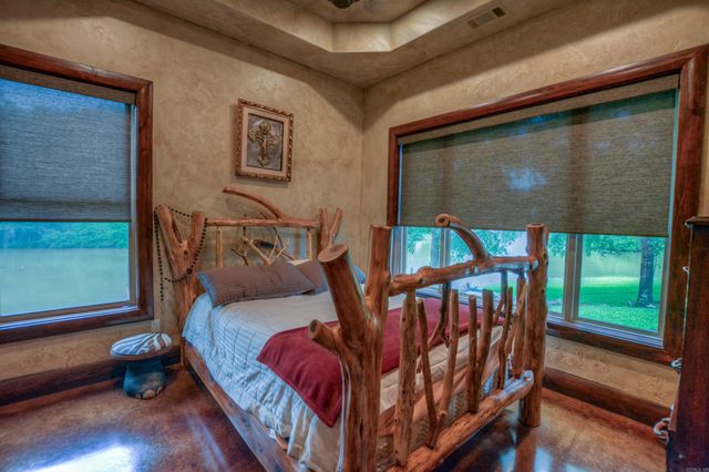 168 Golden Oak Place, Hot Springs, AR 71913