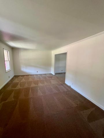 204 Gervais Street, Walterboro, SC 29488