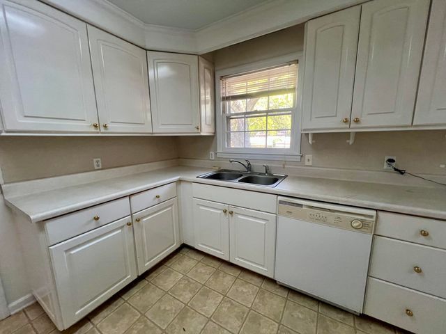 204 Gervais Street, Walterboro, SC 29488