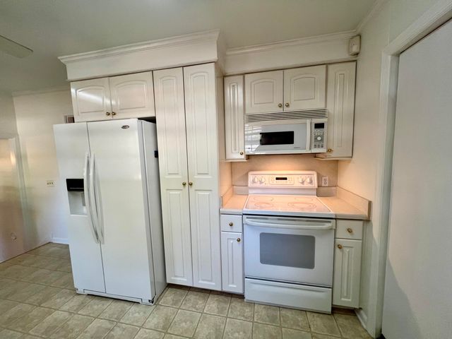 204 Gervais Street, Walterboro, SC 29488