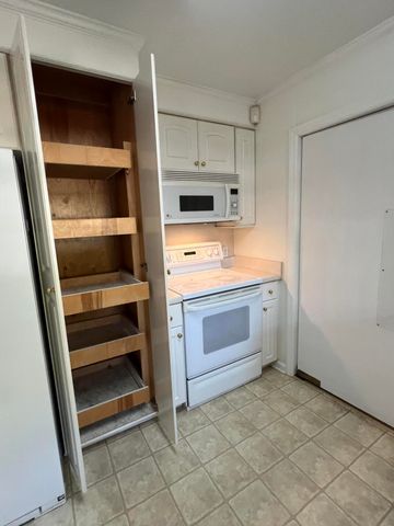 204 Gervais Street, Walterboro, SC 29488